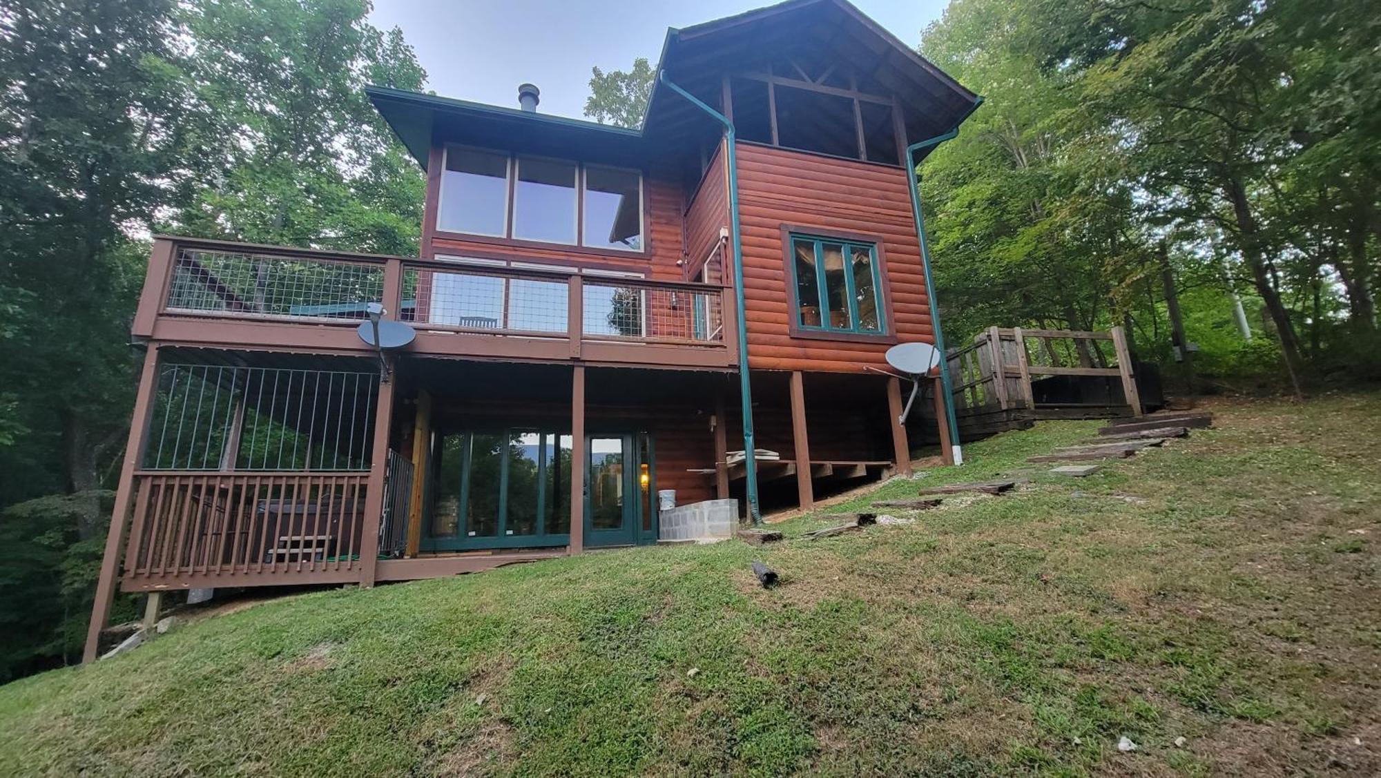 Bear Necessities, Luxury 5Bd Mtn Views, Hot Tub, Many Bear Sightings Villa Gatlinburg Exterior photo